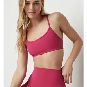 Vuori AllTheFeels Bra Pink Fuchsia Workout Yoga Sports Bra Women's Size Medium